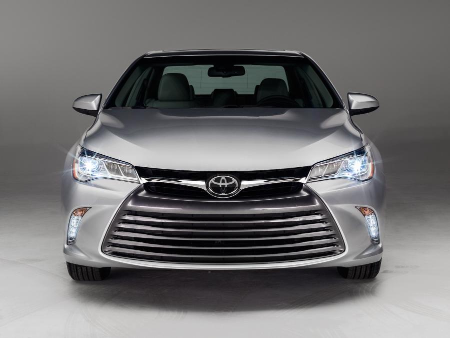  Toyota Camry XLE 2015 года  (фото 8 из 11)